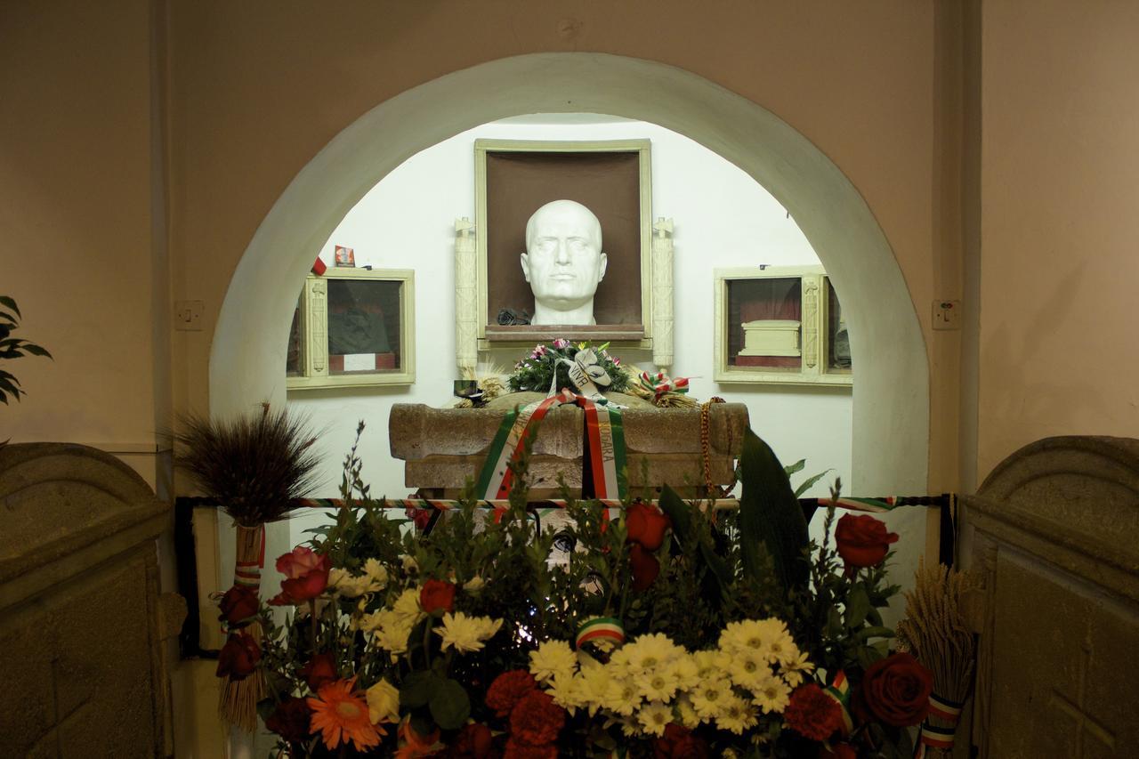 Il Prato Bed & Breakfast Predappio Bagian luar foto